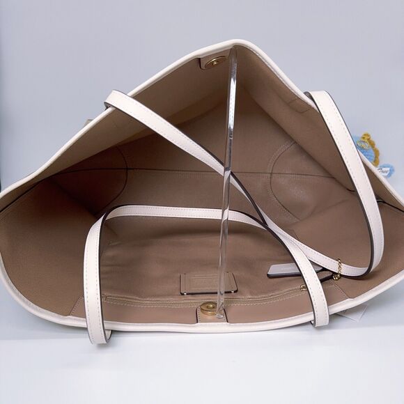 Coach CP052 City Tote In Signature Canvas With Heart Print Khaki NWT Org $398 - Picture 6 of 8